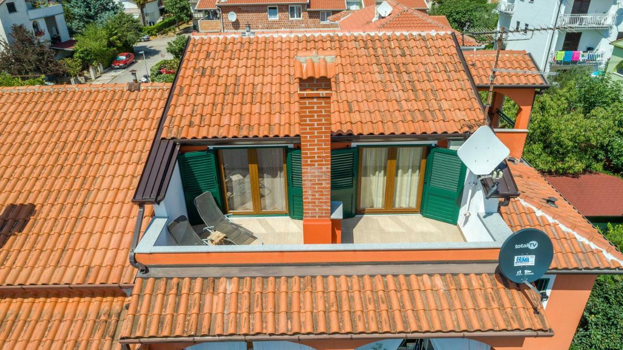 Apartments Mirjana Новиград Экстерьер фото